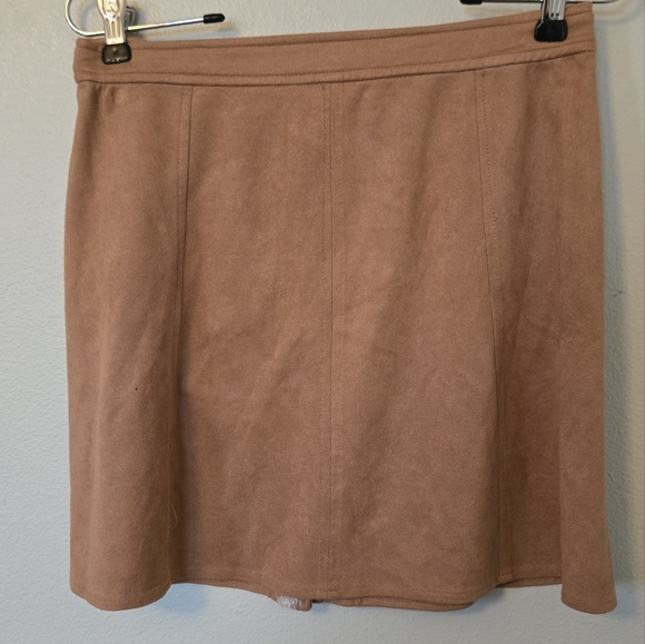 Soprano Tan Suede Mini Skirt Size Medium - Picture 2 of 5